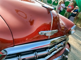 Classic Car Front - Chrome Grill